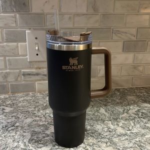 Stanley Cup 40oz Quencher